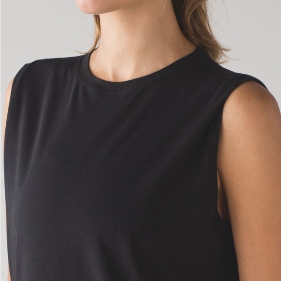 Lululemon Brunswick Muscle Tank Top Size 4 Black Curved Hem Workout Athleisure - Picture 3 of 10